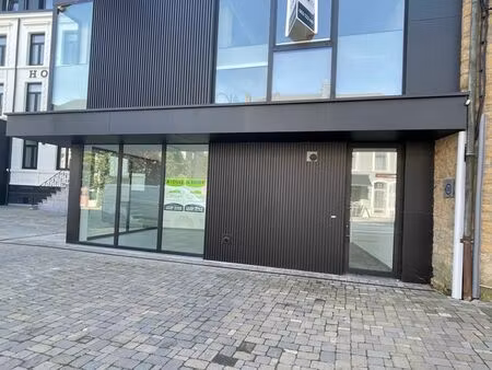 superbe surface commerciale ou de bureau !