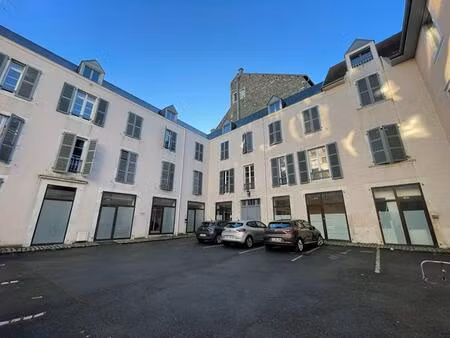location bureau 225 m² à pau (64000)