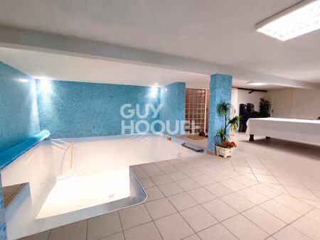 maison t7 195 m² habitables 5 chambres  parcelle de 2300 m² piscine intérieure