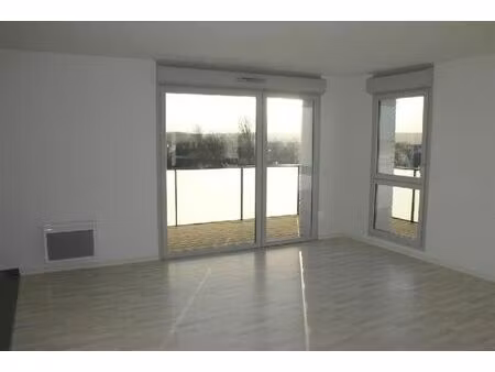 location appartement 3 pièces 81 m² à coquelles (62231)