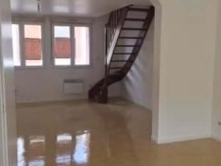 location appartement 3 pièces 56 m² à calais (62100)