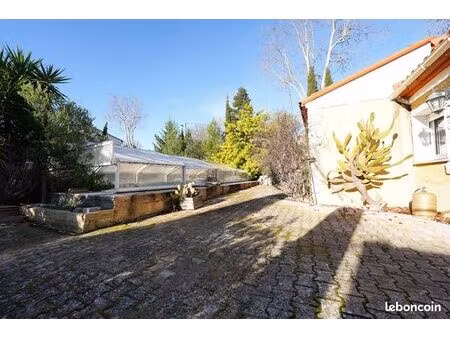 villa 2 pièces 126 m²