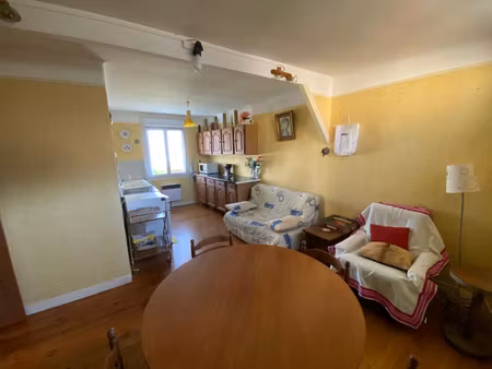 appartement 3 chambres à rafraichir centre d'etables sur mer 60.56 m2