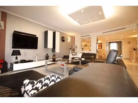 appartement de luxe de 2 chambres en vente à fréjus  france