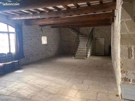 immeuble 12 pièces 370 m²