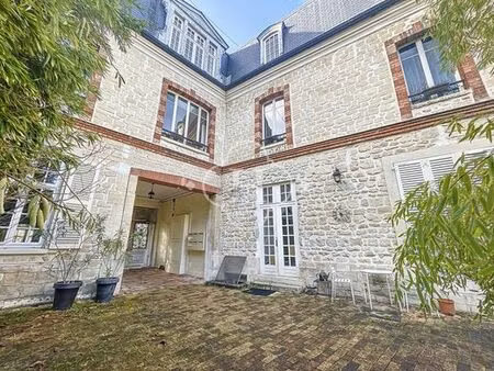 prestigieux immeuble de rapport en vente à saint-germain-en-laye  france