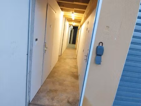 box de stockage en rez de chaussée ou 1er étage