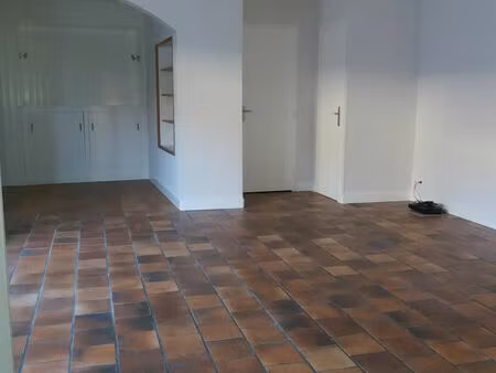 location appartement 2 pièces 81 m² à saint-laurent-médoc (33112)