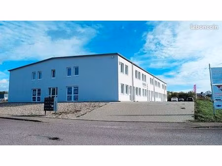 local bureaux 1 500 m²