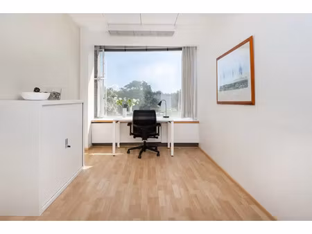 trouvez un espace de bureau à factories le bourget pour 1 personne où tout est pris en cha