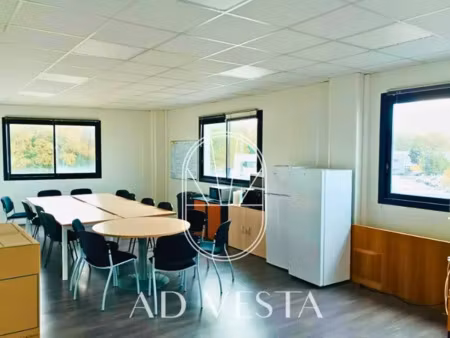 bureaux récents 62 m2 proche a62 cadaujac/martillac