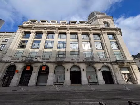 hyper centre : plateaux de 1245 m²  810 m²  639 m²  250 m²