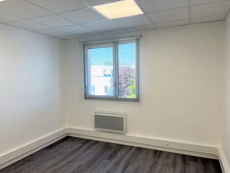location bureau 23 m² à saint-avertin (37550)