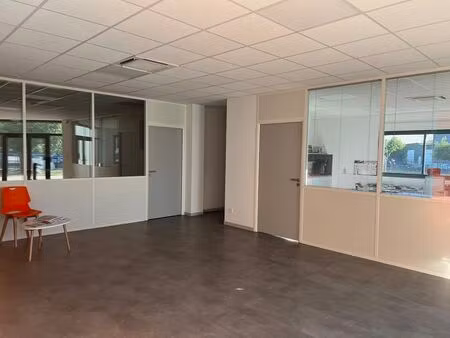 location bureau 287 m² à saint-pierre-des-corps (37700)