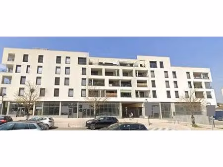 local commercial centre sathonay de 90 m² à la location