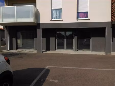 location commerce 290 m² à cabestany (66330)