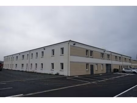 vente commerce 2000 m² chars (95750)