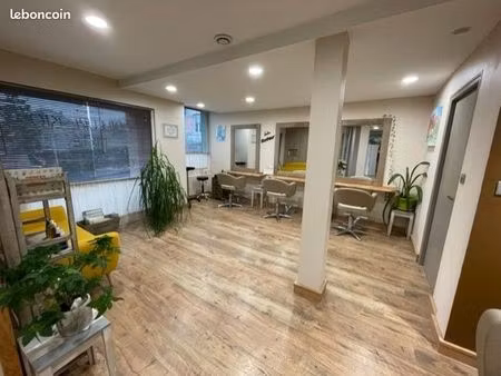 salon de coiffure 73m²