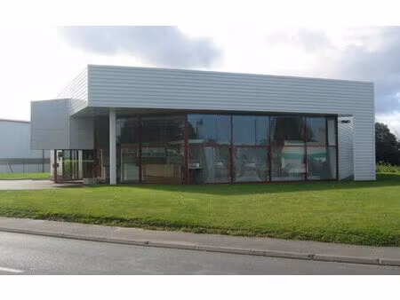 location commerce 431 m² à lannion (22300)