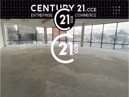 location commerce 91 m² à le cannet (06110)
