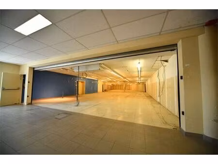 sapcieux commerces idéalement situés dans le centre de le...