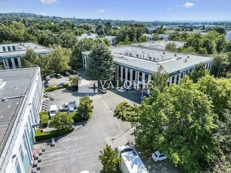 location commerce 3124 m² à limonest (69760)