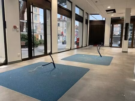 location commerce 100 m² à mazamet (81200)