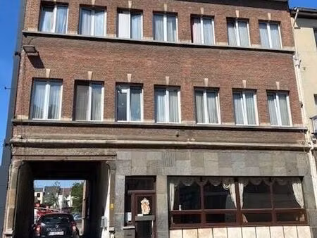 grand espace commercial dans le centre de hoboken