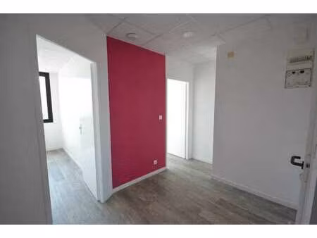location bureaux et commerces à pont-rousseau (44400) : à louer / pont-rousseau