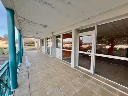 villeneuve sur lot  quartier d’eysses  local professionnel ou commercial de 64 20 m2 à lou