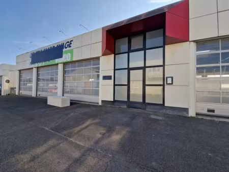 a louer - plusieurs cellules d'activites / artisanales / commerciales