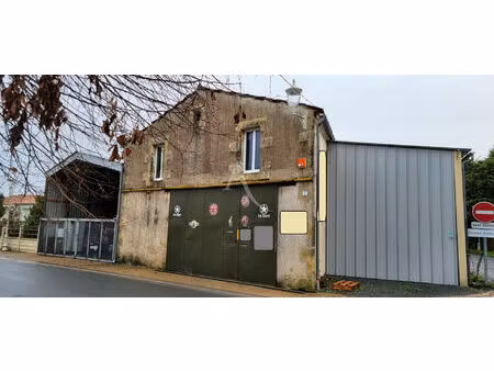 vente entrepôt / local industriel  300.00m²  matha