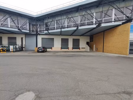 location local industriel 1410 m² à morangis (91420)