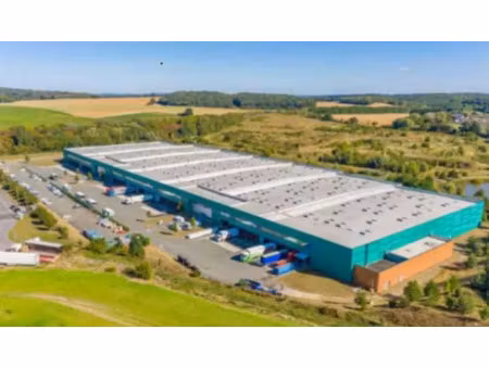 moussy le neuf (77) // cellule d'entrepôt // a louer - 5 527 m²