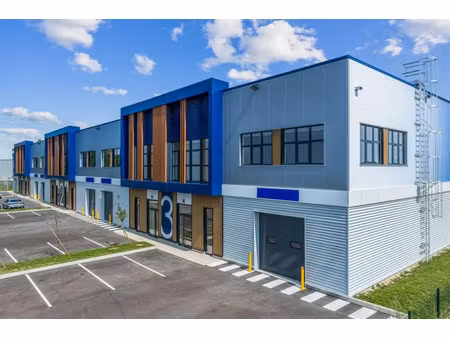 a louer bâtiment indépendant neuf de 3198m² divisible à partir de 533m² à st-michel-sur-or