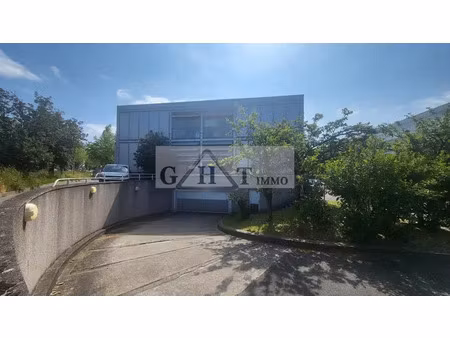 local d'activité 362 m² loyer : 4072€ ht/hc/mois