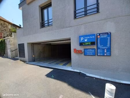 parking 14 m² belley