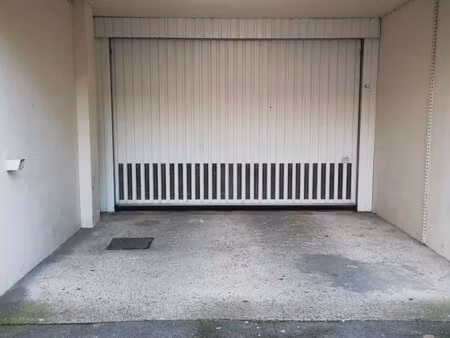 en vente garage-parking 10 m² – 22 200 € |cambrai