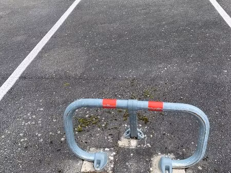 place de parking extérieur