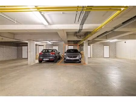 parking / garage