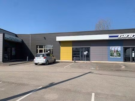 à louer - chalon nord / châtenoy-le-royal : cellule commerciale de 166 m²