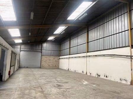 location local d'activités houdan 1 245 m²