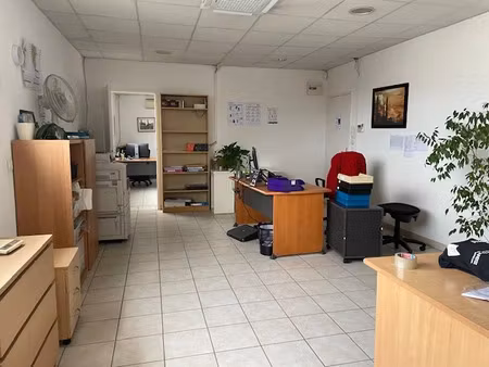location locaux professionnels 118 m² à la penne-sur-huveaune (13821)  1 555 €