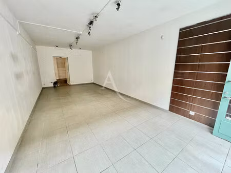 local commercial de 29m² en plein centre de l'isle-jourdain