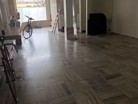 proche centre ville local commercial ou professionnel en rdc