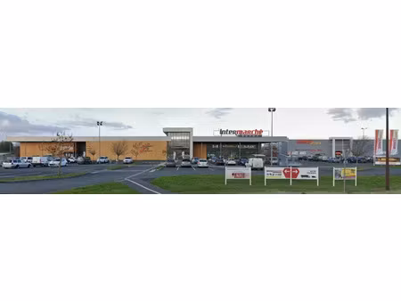 a louer local commercial bon etat galerie intermarche mehun sur yevre