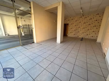 local commercial à louer 60.97 m² - rambouillet (78) - 1 360€