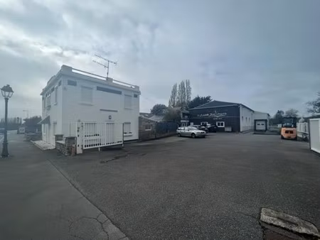 location local commercial