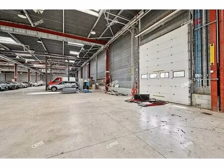 location local d'activités trappes 5 136 m²