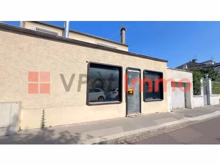 location locaux professionnels 3 pièces 71.87 m² à versailles (78000)  1 610 €